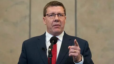 Saskatchewan premier says photo of him being used to promote cryptocurrency scam - Bowen Island Undercurrent
