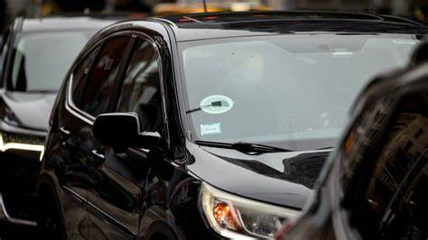 Uber Traders Shrug Off Robotaxi Risks as Stock Powers to Record