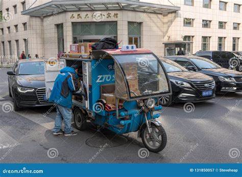 Delivering Parcels in Beijing