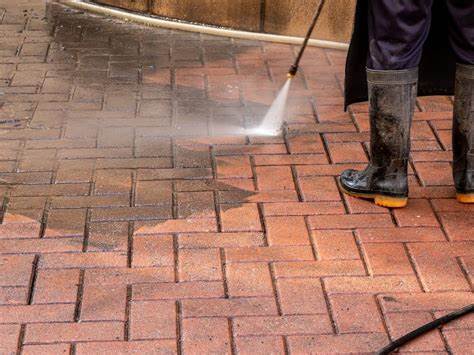 Graham Stephan Breaks Down How To Earn $2,000 Per Day With Power Washing Services