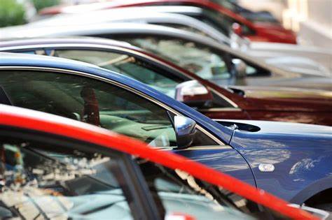 LKQ Stock Is S&P 500’s Worst Performer. Fewer Cars Are Being Repaired