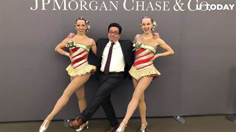 Fundstrat’s Tom Lee Asks Your Opinion on Bitcoin’s Golden - U.Today