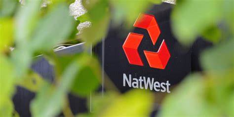 NatWest Raises Outlook, Launches Buyback After Strong Quarter