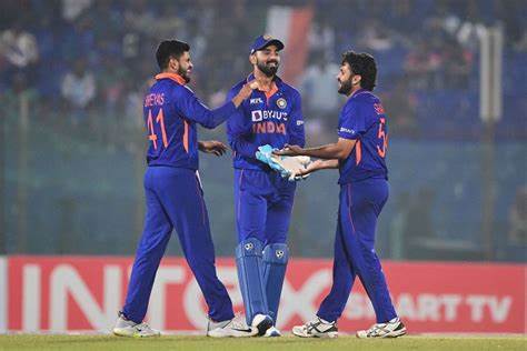 India home in on big win after setting Bangladesh huge target