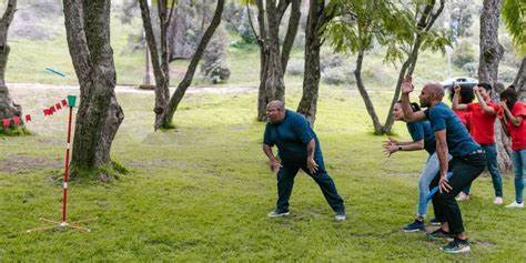 45 Outdoor Team Building Activities & Games for 2025 | Workhuman