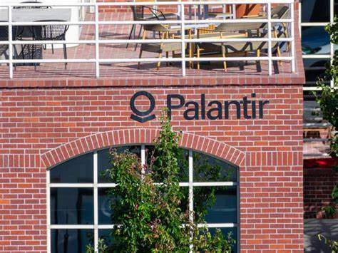 Palantir Technologies (PLTR): “I’m Gonna Revise My Price Target When It Gets To 200,” Says Jim Cramer