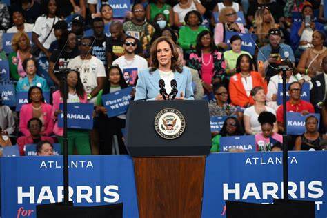 Kendrick Lamar’s ‘Not Like Us’ Plays at Kamala Harris’ Atlanta Rally: Watch the Crowd Sing Along - Yahoo Entertainment