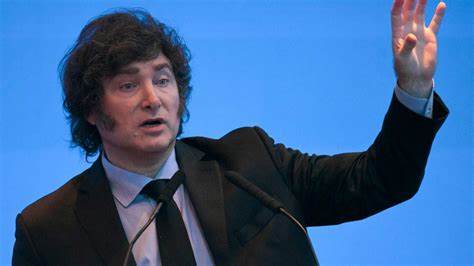 Armut gestiegen: Javier Milei feiert ersten Haushaltsüberschuss Argentiniens seit 2010