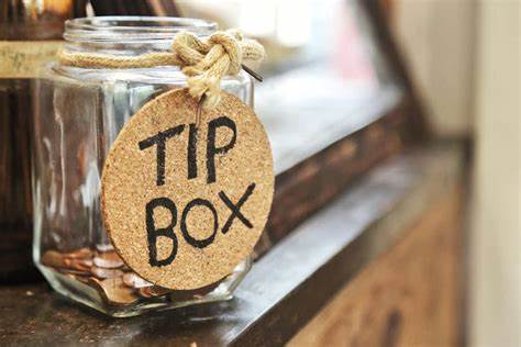 21 Absurd Moments When American Tipping Culture Went Overboard