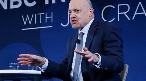 Microsoft Corporation (MSFT): We Don’t Talk About Its War With ChatGPT, Says Jim Cramer