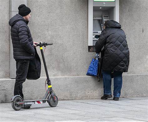 Targeting the elderly, thieves scam $3M+ in Beaufort County in 2024 using new crypto ATMs. - Hilton Head Island Packet