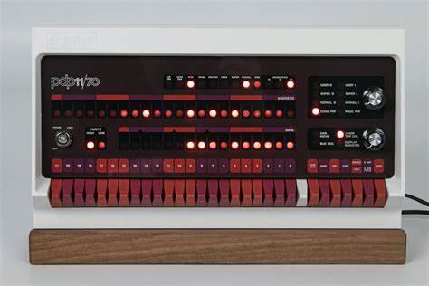 PDP-11 Replica: The PiDP-11