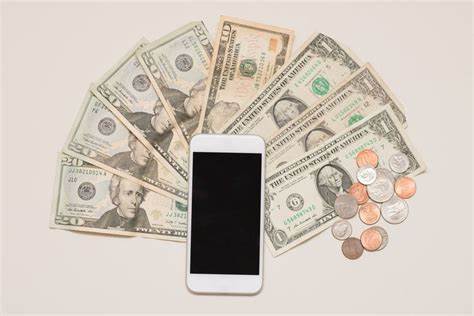 Want to Upgrade Your iPhone? Here Are the Best and Worst Times to Sell or Trade in Your Old One - Fortune