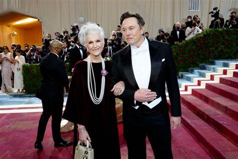 Elon Musk’s mom, Maye, says she also looked at Italian PM Giorgia Meloni with ‘admiration’ amid affair speculation