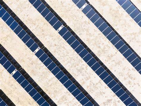 Solar Stocks Fall After Trump Orders Limit to Green Tax Credits