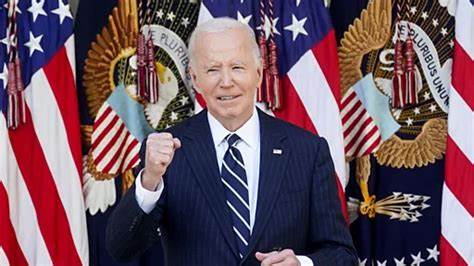 Nancy Pelosi blames Joe Biden as Democratic finger-pointing intensifies - BBC