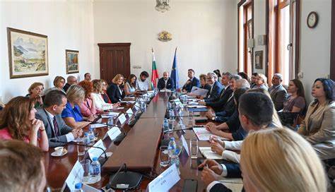 Работя в ЕС въпрос за личната карта - Lex.bg