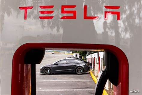 Tesla's top North American sales executive leaves, WSJ reports