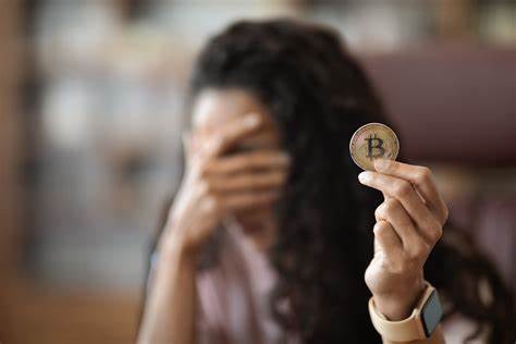 Customer leaves gold Bitcoin at restaurant instead of paying and what it could be worth has people shocked - UNILAD