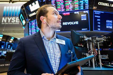 Treasury Yields Mixed Ahead of Inflation Report