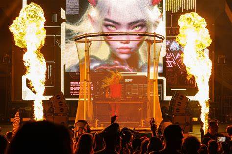 This Week in the Metaverse: Solana loses y00ts and DeGods collections, Argentina gets Web3 plane tickets, and Grimes launches NFTs - Fortune