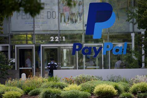 Walmart, Amazon and nonbanks are plotting stablecoins | PaymentsSource 