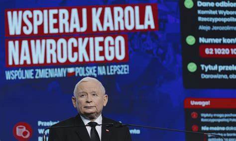 Wywiad z Bronisławem Komorowskim. Tak mówi o aferze Nawrockiego i 