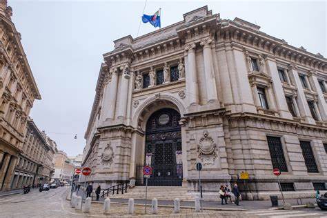 Italy’s largest bank enters crypto market with $1M Bitcoin investment - Cointelegraph