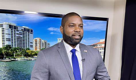 Florida Rep. Byron Donalds announces plans to run for governor - Yahoo News