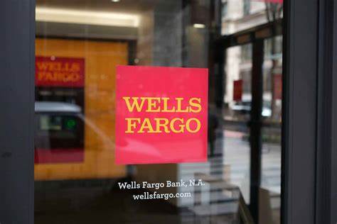 Wells Fargo Raises PT on Sprinklr, Inc. (CXM), Maintains Underweight Rating