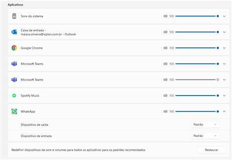 O app do Whatsapp está reproduzindo áudios num volume muito baixo