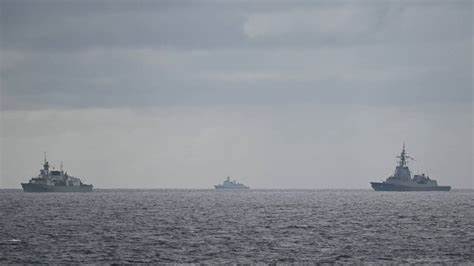 Des navires australien et canadien dans le détroit de Taïwan