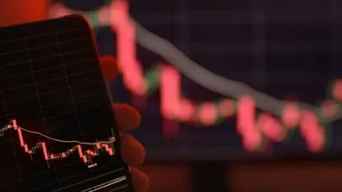 Peter Schiff Predicts Bitcoin to Drop Below $65K if Nasdaq Crashes - Cryptonews
