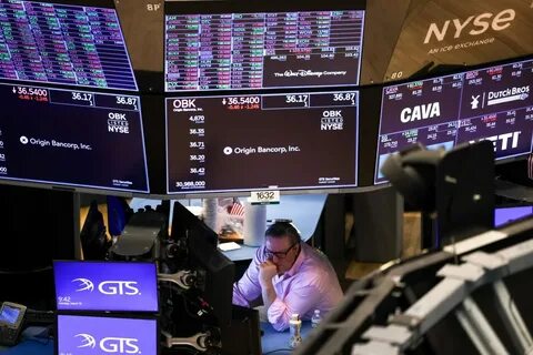 Bitcoin News Today: Bitcoin Drops Toward $78K as Wall Street Sell-Off Deepens—Traders Eye RSI Signals - Binance