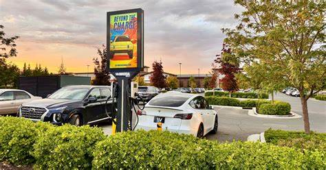 Blink Charging And Universal Media Introduce Salt Lake City’s First “EV Totem