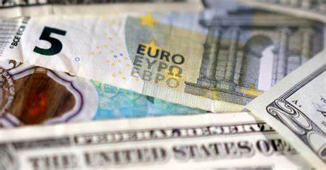 Exclusive-Central banks eye gold, euro and yuan as dollar dominance wanes