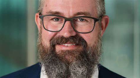 GM’s head of global manufacturing resigns