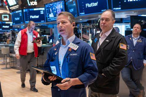 Stock market today: S&P 500, Nasdaq head for records as trade talks, Fed rate cut bets boost spirits