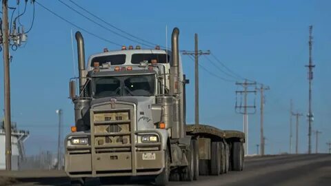 Trucking's uneasy relationship with new tech