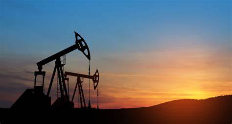 Oil Rises as Traders Monitor Cease-Fire, But Weekly Losses Top 10%