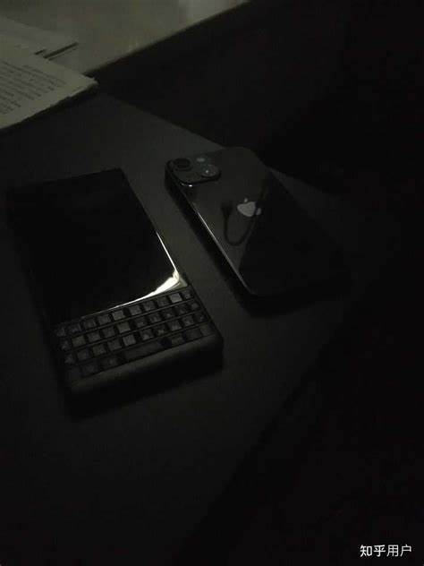 2023你为什么还在用黑莓当主力机？ - 知乎