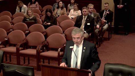 State senator proposes bill to restrict strikes by state employees - Yahoo