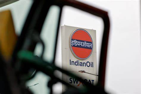 India Tells Oil Refiners to Draw Up Plans for Non-Russian Crude