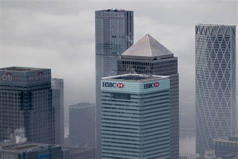 HSBC blasted by experts after ‘shooting itself in the foot’ over customer crypto limits - City A.M