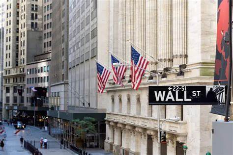 Wall Street is coming to the Fed's defense