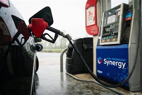 Exxon Sees $1.5 Billion Earnings Hit From Lower Oil, Gas Prices