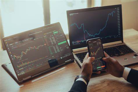 'Extreme fear': Bitcoin continues bear run, while Solana is up - Forkast News