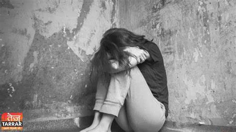 महिला के कपड़े उतारना दुष्कर्म की कोशिश जैसा ही अपराध: हाईकोर्ट