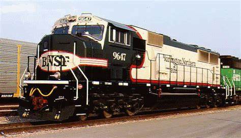 If BNSF retires early SD70MACs, #9400 and #9647 should be donated to 
