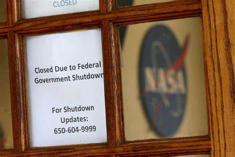 Here's what happens if the government shuts down right before the holidays - Yahoo